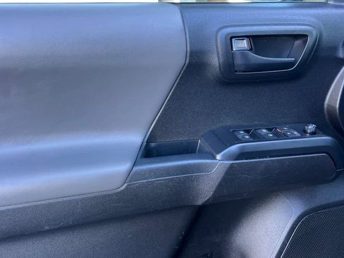 Certified 2022 Toyota Tacoma SR image 12