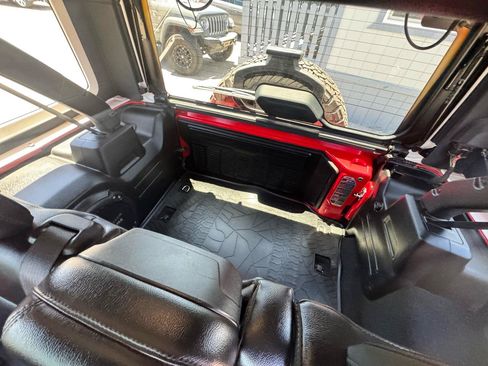 Used 2018 Jeep Wrangler Unlimited Rubicon AWD/4WD image 18