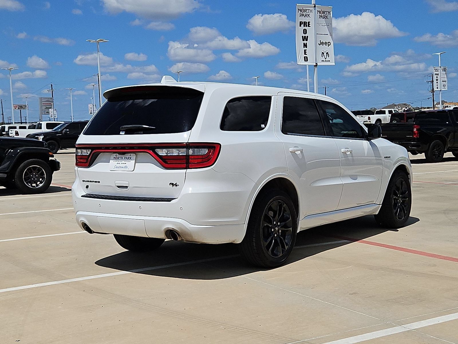 Used 2022 Dodge Durango R/T w/ Blacktop Package RWD image 3