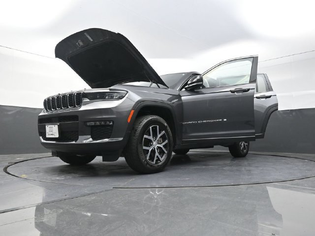 Used 2025 Jeep Grand Cherokee L Limited AWD/4WD image 35