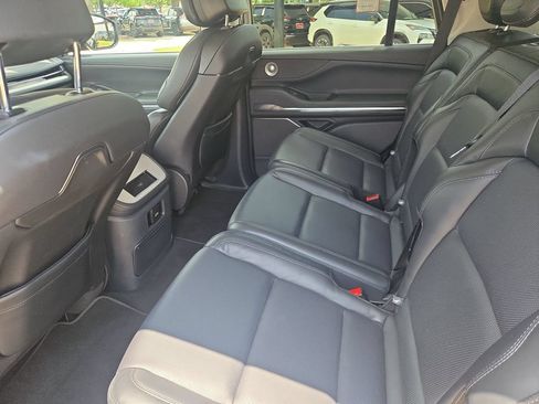 Used 2026 Lincoln Navigator Reserve AWD/4WD image 23