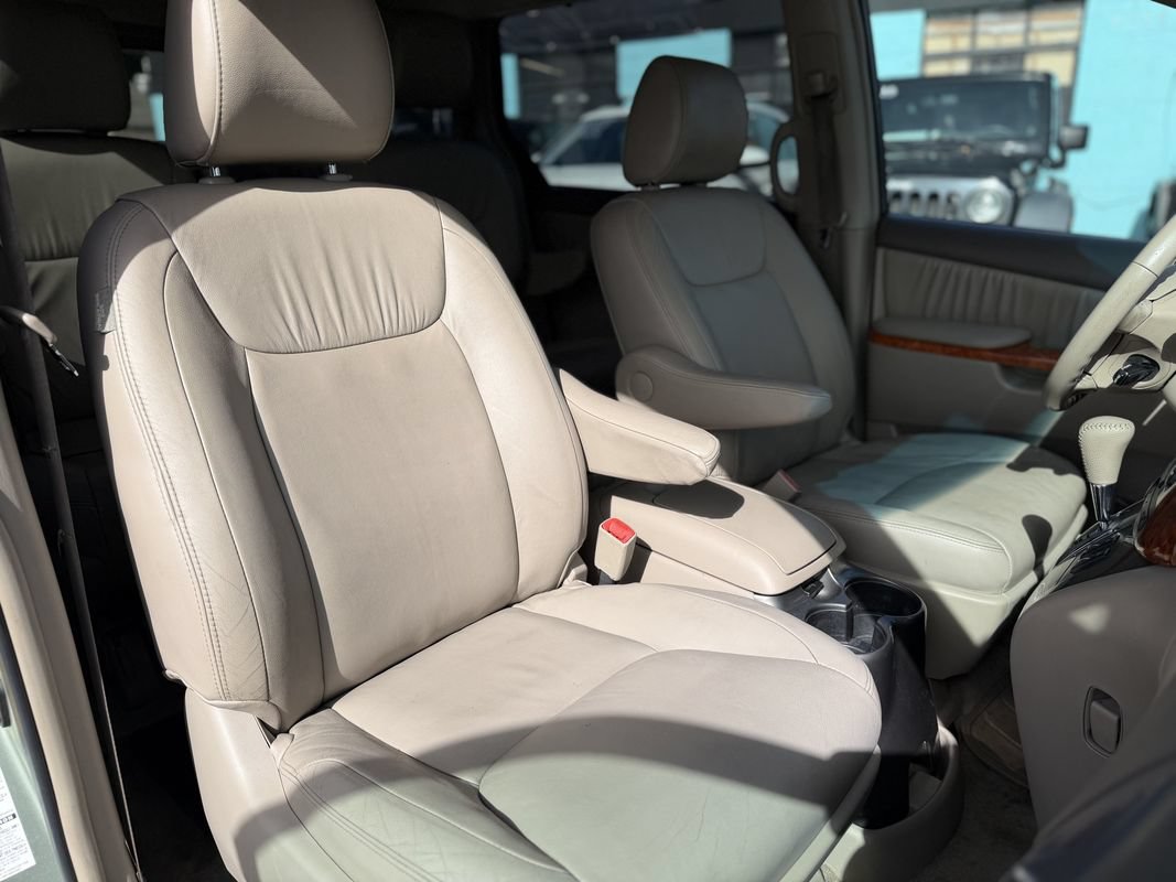 Used 2009 Toyota Sienna XLE AWD/4WD image 8