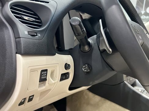 Used 2010 Lexus IS 350C image 41