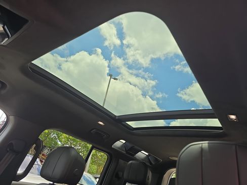 New 2025 Land Rover Defender 110 V8 image 28