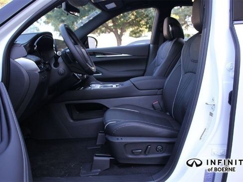 Certified 2026 INFINITI QX60 Autograph w/ Dark Cargo Package image 7