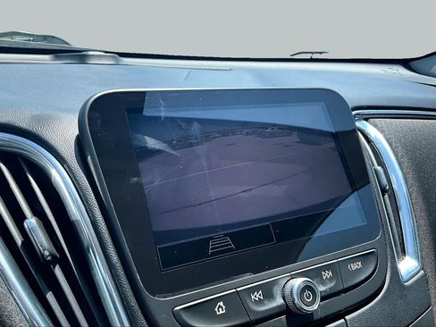Used 2021 Chevrolet Malibu LT FWD image 26