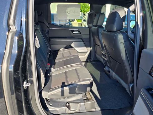 New 2025 GMC Sierra EV Denali image 32