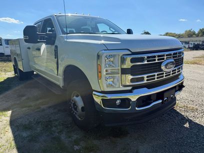 New 2026 Ford F350 4x4 Crew Cab DRW Super Duty
