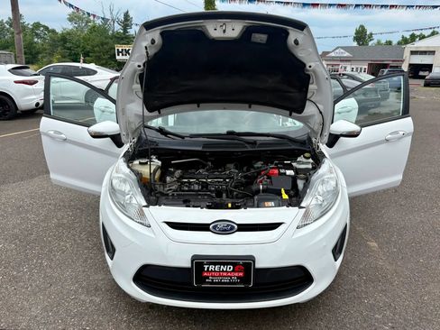 Used 2013 Ford Fiesta SE FWD image 9