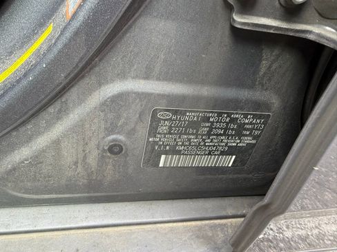 Used 2017 Hyundai Ioniq Blue FWD image 12