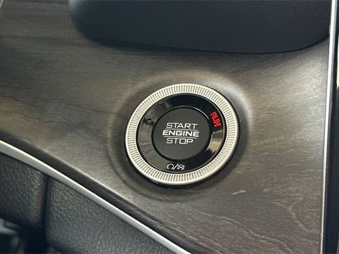 Certified 2023 Jeep Grand Cherokee L Limited image 23