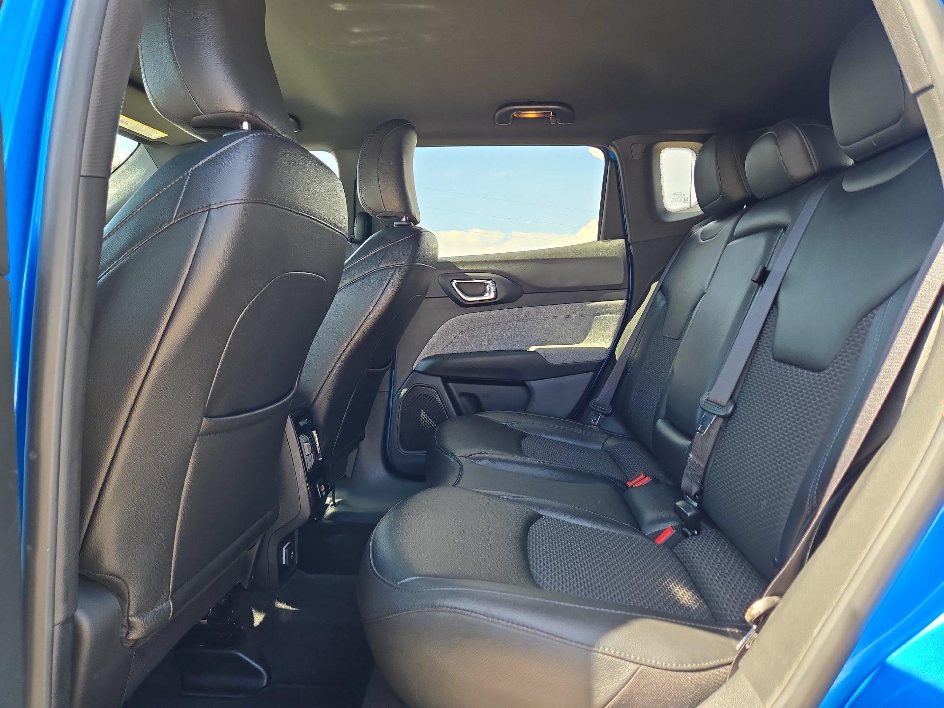 Used 2024 Jeep Compass Latitude AWD/4WD image 13