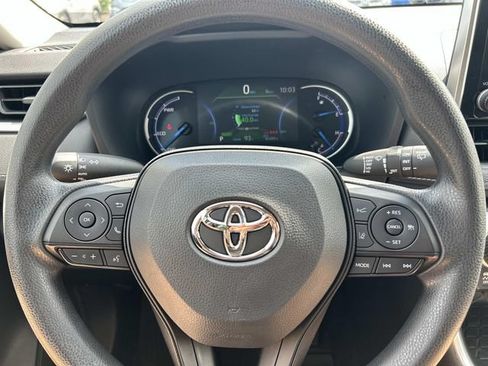 Used 2025 Toyota RAV4 XLE AWD/4WD image 26