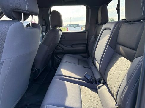 Used 2026 Nissan Frontier SV w/ SV Convenience Package AWD/4WD image 12
