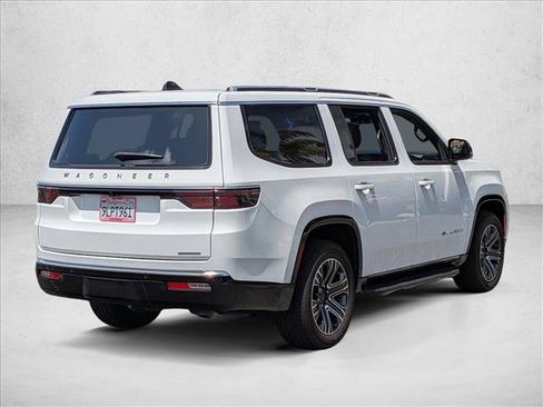 Certified 2024 Jeep Wagoneer Series II w/ Flexible Seating Group AWD/4WD image 6