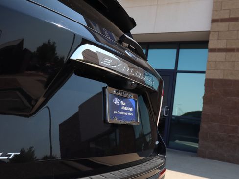 Certified 2023 Ford Explorer XLT w/ Equipment Group 202A AWD/4WD image 19