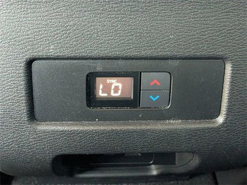 Used 2022 Mitsubishi Outlander SEL image 19