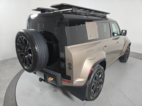 New 2026 Land Rover Defender 110 OCTA image 2