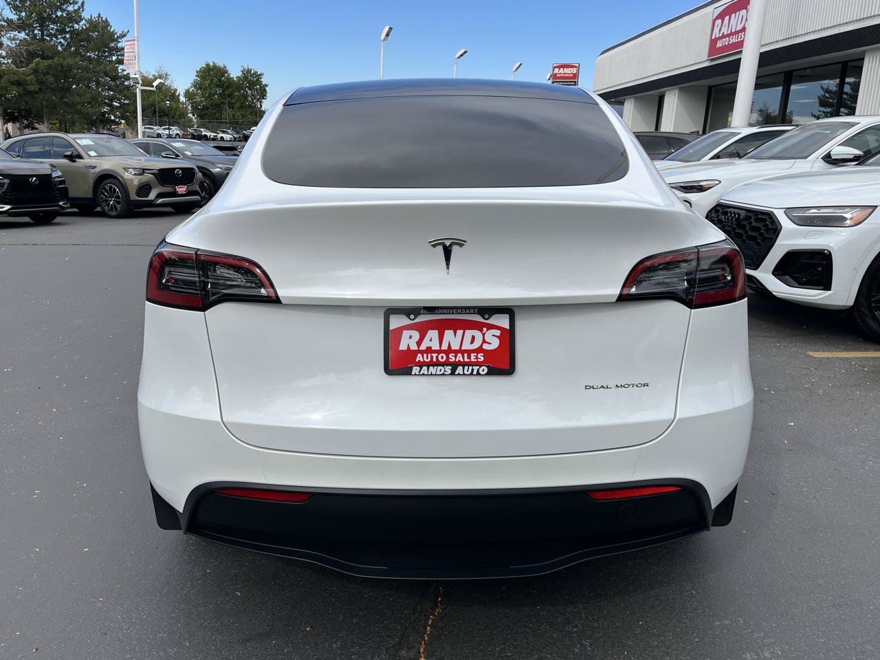 Used 2024 Tesla Model Y Long Range AWD/4WD image 13