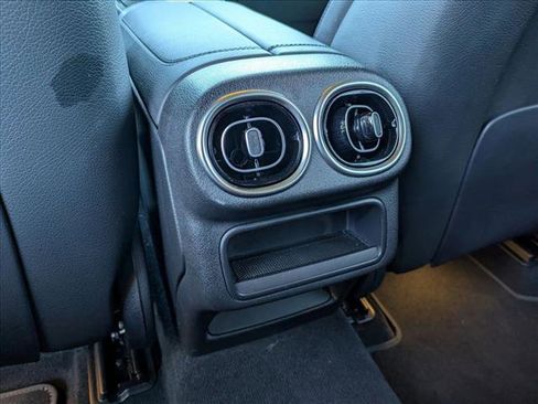 Used 2024 Mercedes-Benz GLC 300 GLC 300 image 18