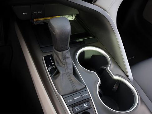 Certified 2021 Toyota Camry LE image 21