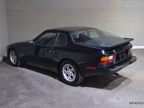 Used 1986 Porsche 944 Coupe image 3