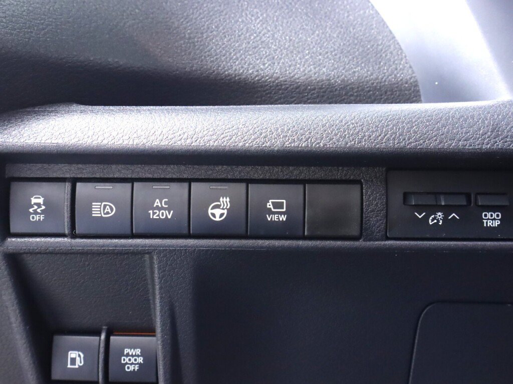 Used 2025 Toyota Sienna Platinum AWD/4WD image 10