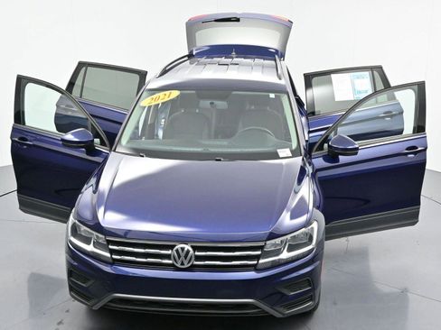 Used 2021 Volkswagen Tiguan S image 38