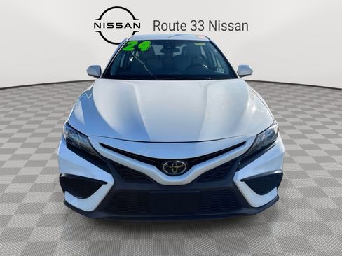 Used 2024 Toyota Camry SE FWD image 3