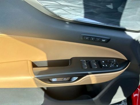 Used 2024 Lexus NX 250 FWD image 19