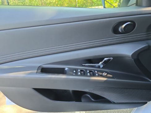 New 2025 Hyundai Elantra SEL image 27