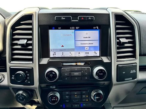 Used 2018 Ford F150 Lariat w/ Equipment Group 502A Luxury AWD/4WD image 18
