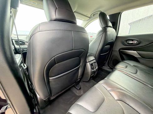 Used 2021 Jeep Cherokee Latitude Lux AWD/4WD image 15