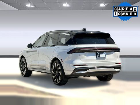 Used 2025 Lincoln Nautilus Black Label w/ Jet Appearance Package AWD/4WD image 3