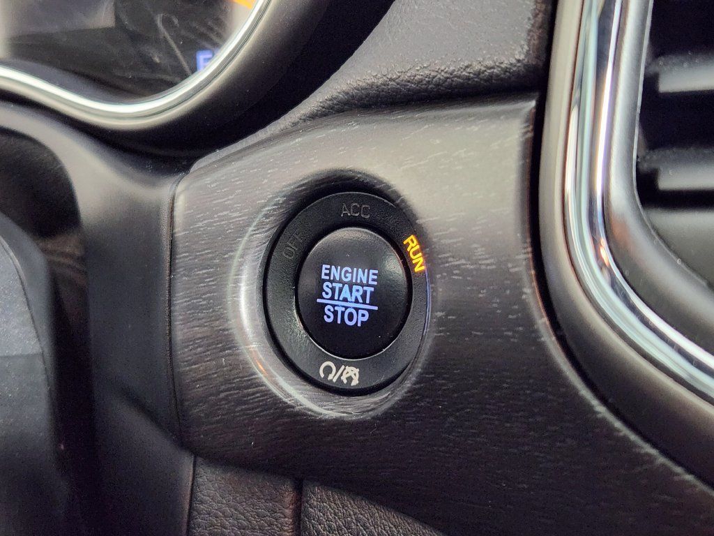Used 2017 Jeep Grand Cherokee Altitude AWD/4WD image 26
