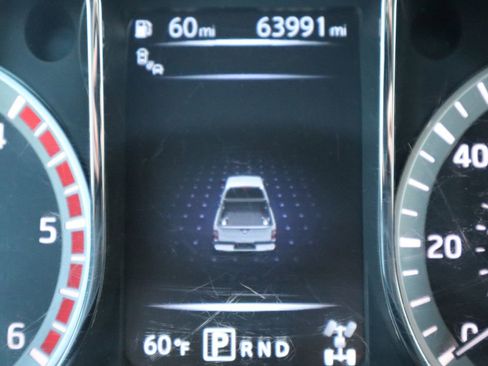 Used 2017 Nissan Titan SV image 45