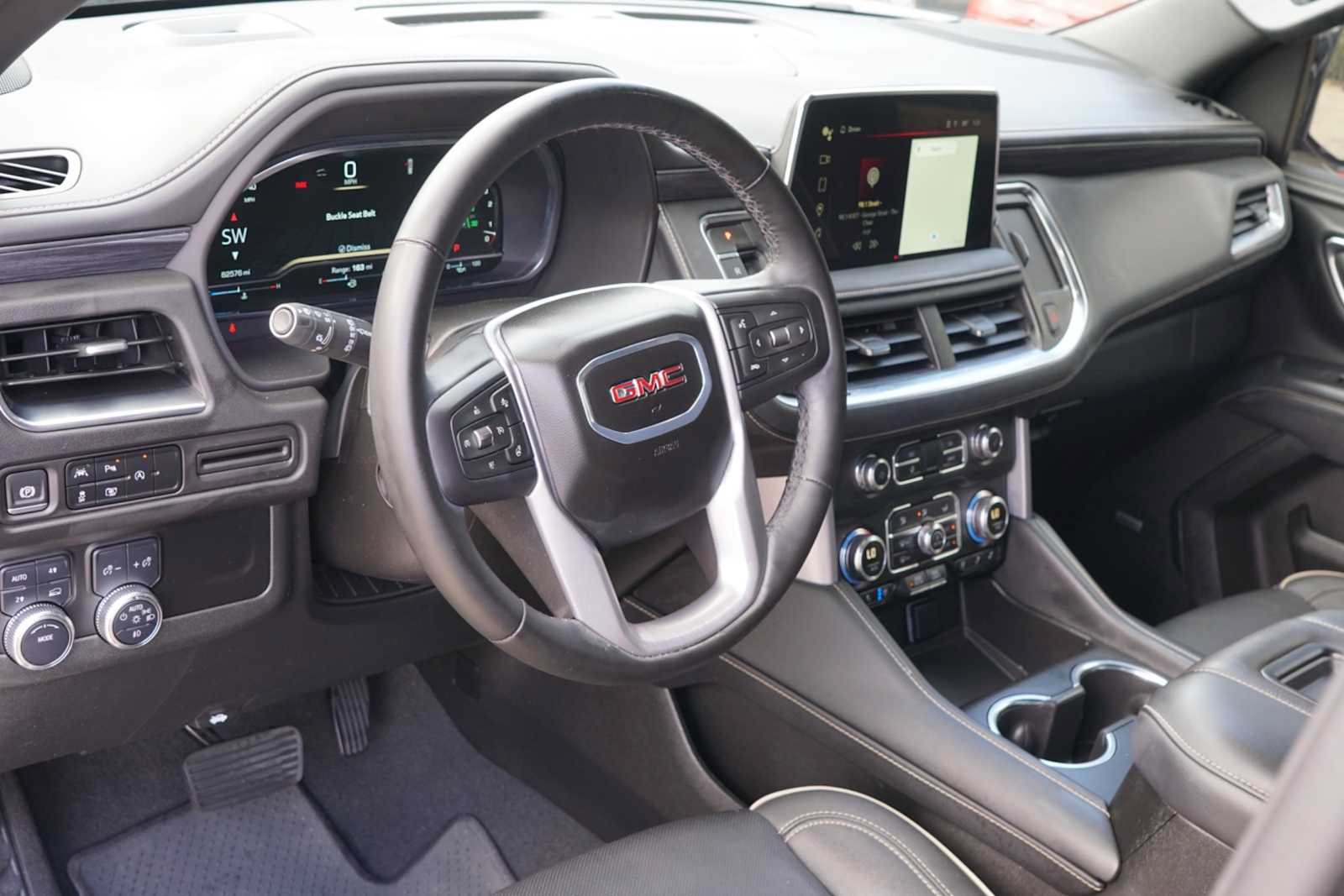 Used 2024 GMC Yukon XL SLT w/ SLT Premium Package AWD/4WD image 7