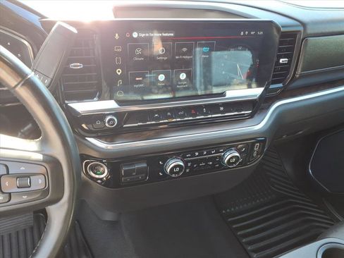 Used 2025 GMC Sierra 1500 SLT AWD/4WD image 28