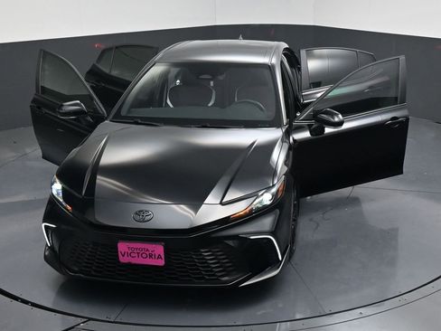 Used 2025 Toyota Camry SE image 23