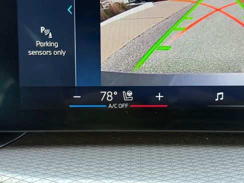 Used 2025 BMW 330i xDrive Sedan w/ Premium Package image 19