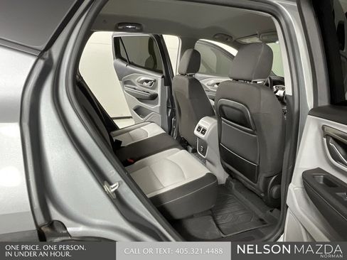 Used 2023 GMC Terrain SLE w/ Driver Convenience Package image 14