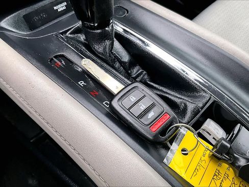Used 2021 Honda HR-V LX image 14