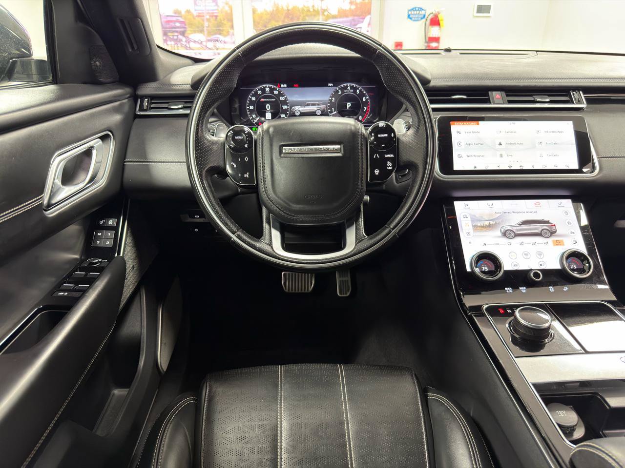 Used 2018 Land Rover Range Rover Velar AWD/4WD image 28