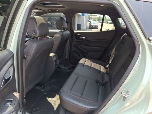 Used 2024 Chevrolet Trax RS w/ Sunroof Package FWD image 14