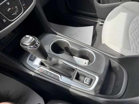 Used 2020 Chevrolet Equinox LS AWD/4WD image 24