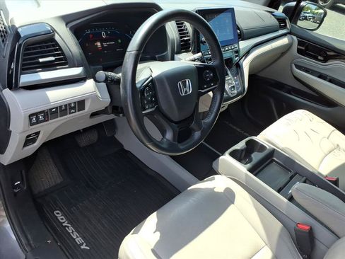 Used 2023 Honda Odyssey Touring image 11