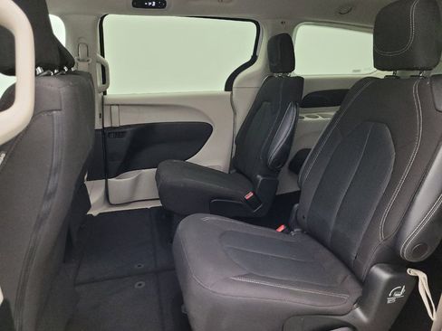 Used 2023 Chrysler Voyager LX FWD image 18