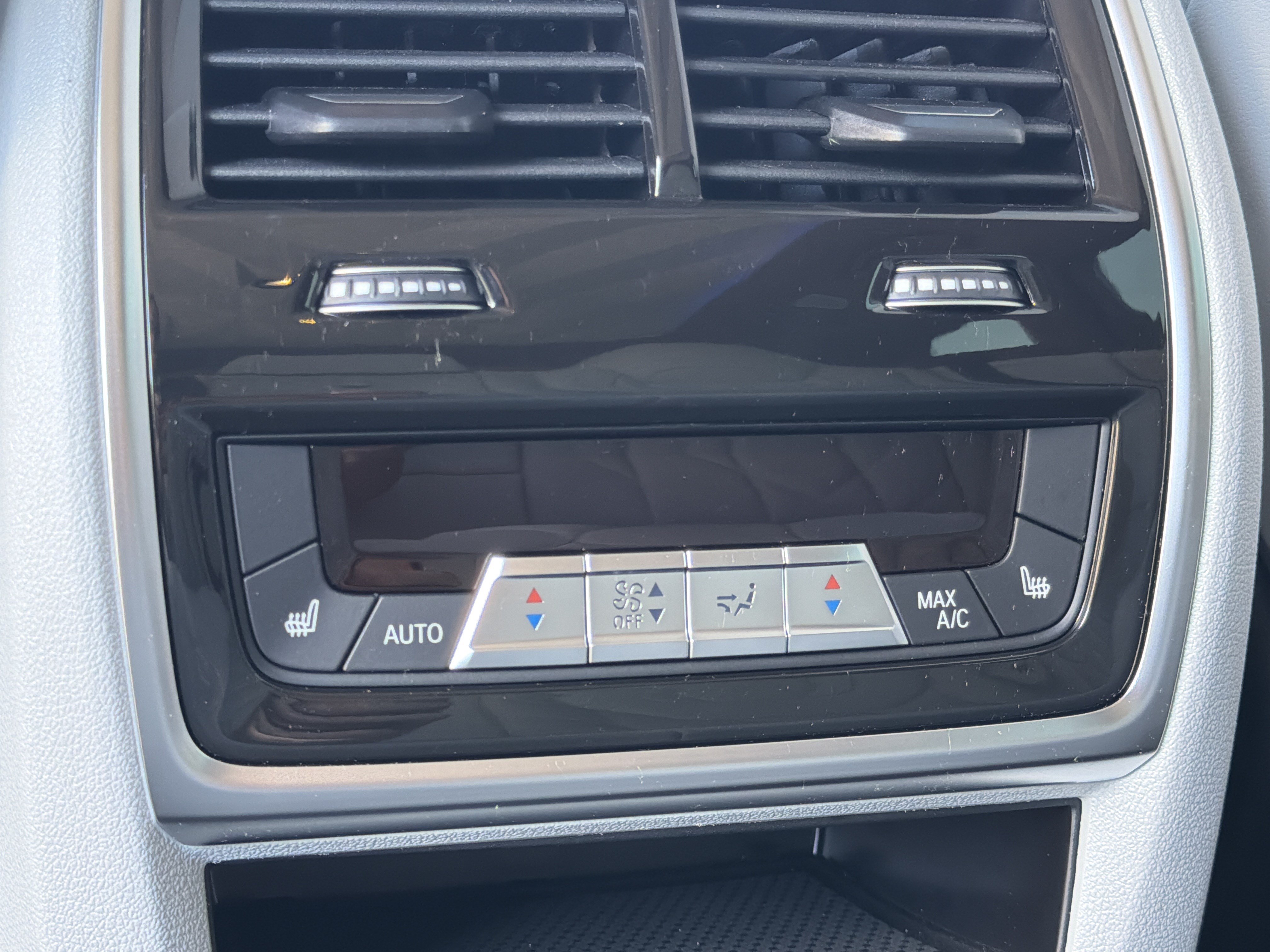 Certified 2025 BMW XM AWD/4WD image 23