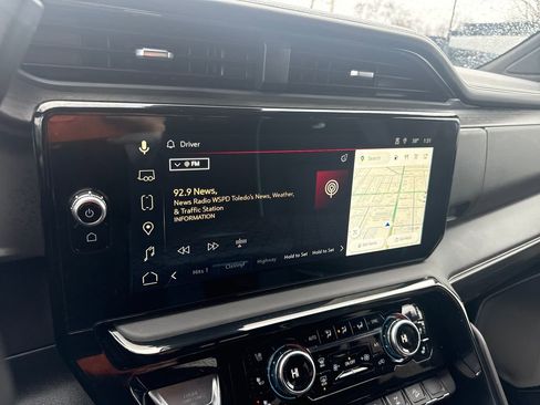 Used 2025 GMC Sierra 2500 AT4X image 40