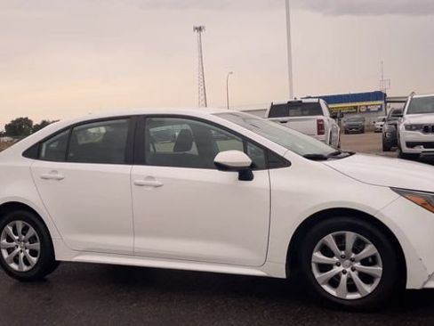 Used 2024 Toyota Corolla LE FWD image 3